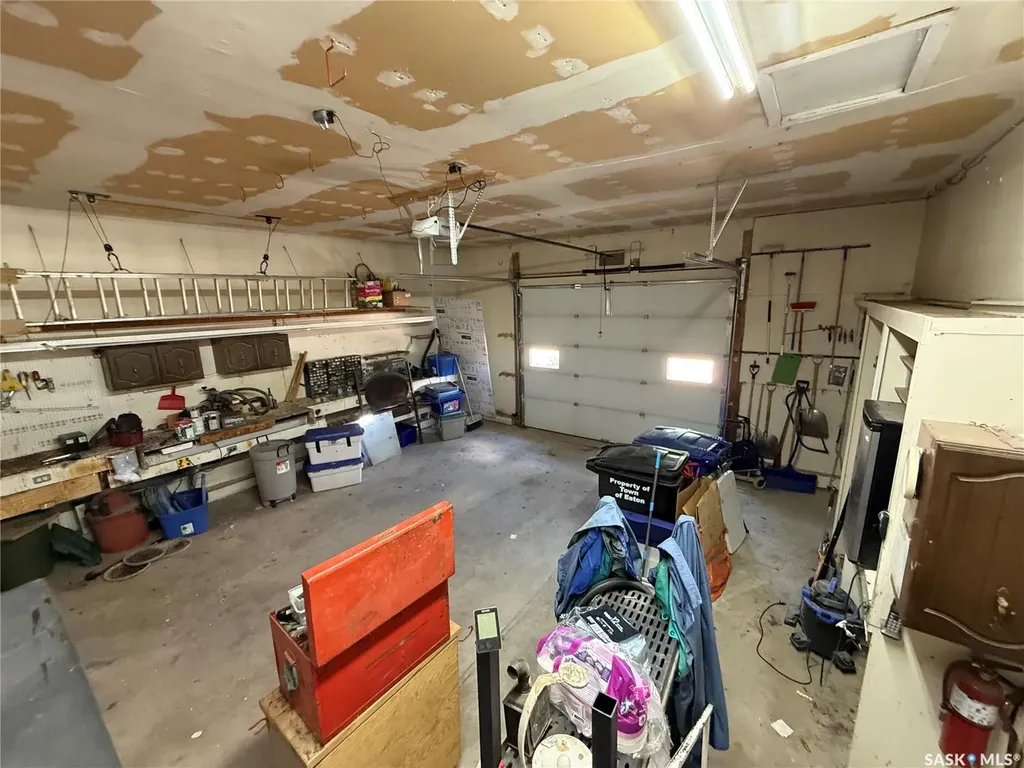 342 4th Avenue SW Eston SK S0L 1A0