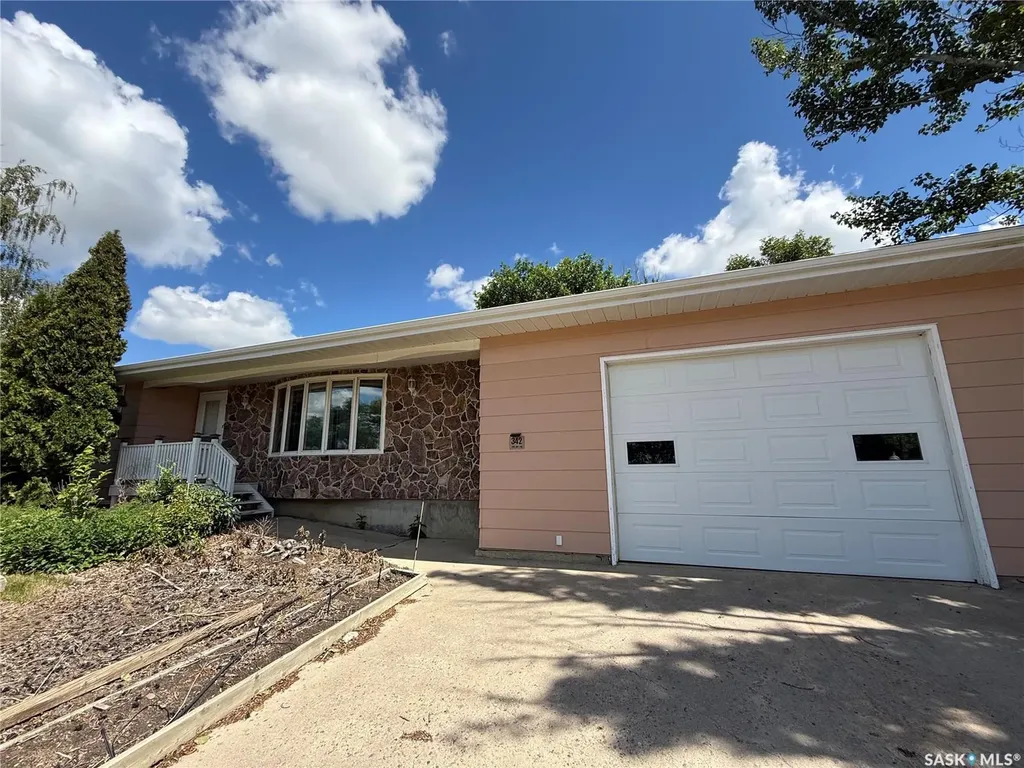 342 4th Avenue SW Eston SK S0L 1A0