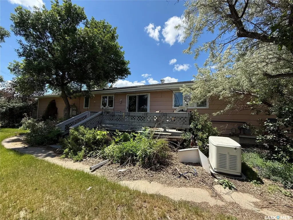 342 4th Avenue SW Eston SK S0L 1A0