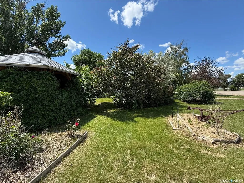 342 4th Avenue SW Eston SK S0L 1A0