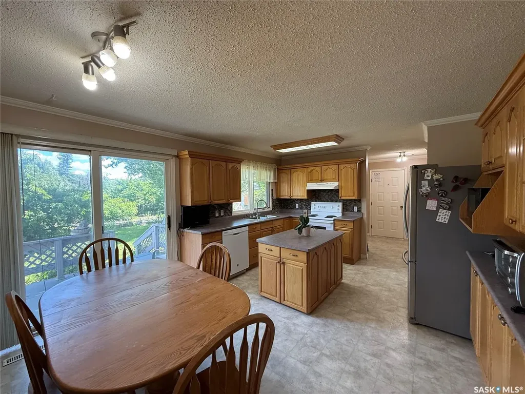 342 4th Avenue SW Eston SK S0L 1A0
