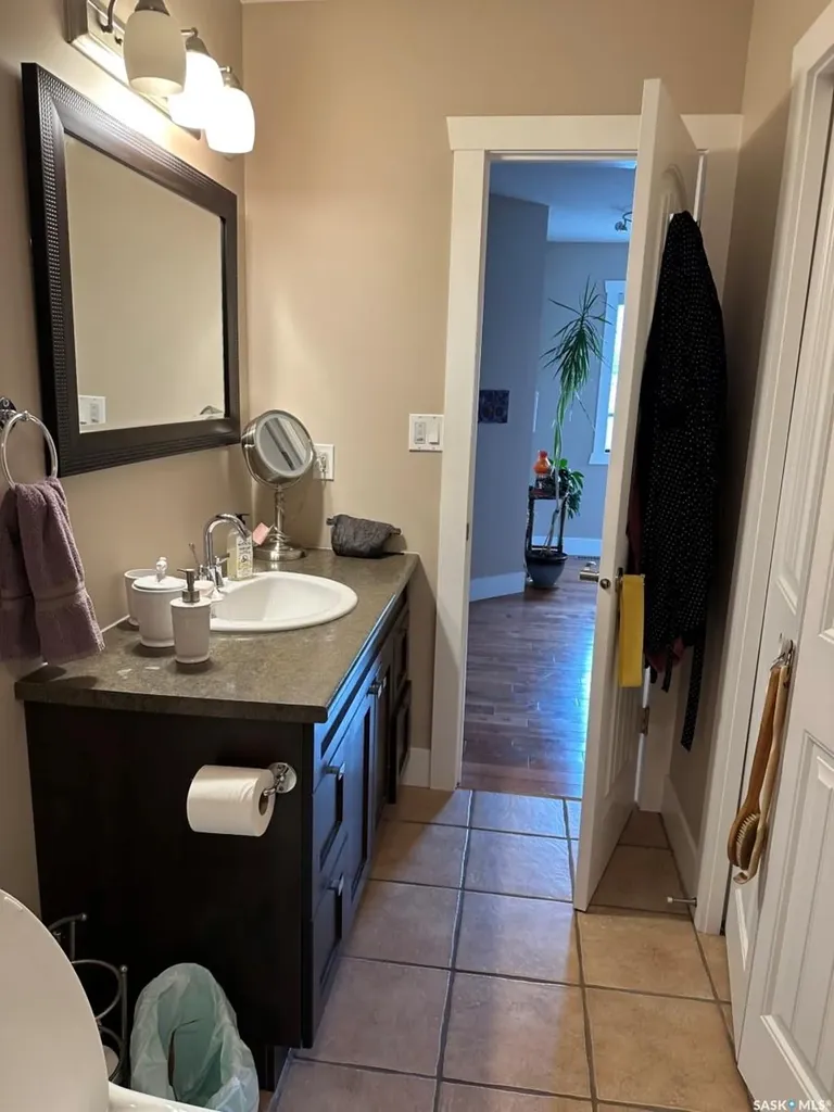 725 Centre Street Shaunavon SK S0N 0M0