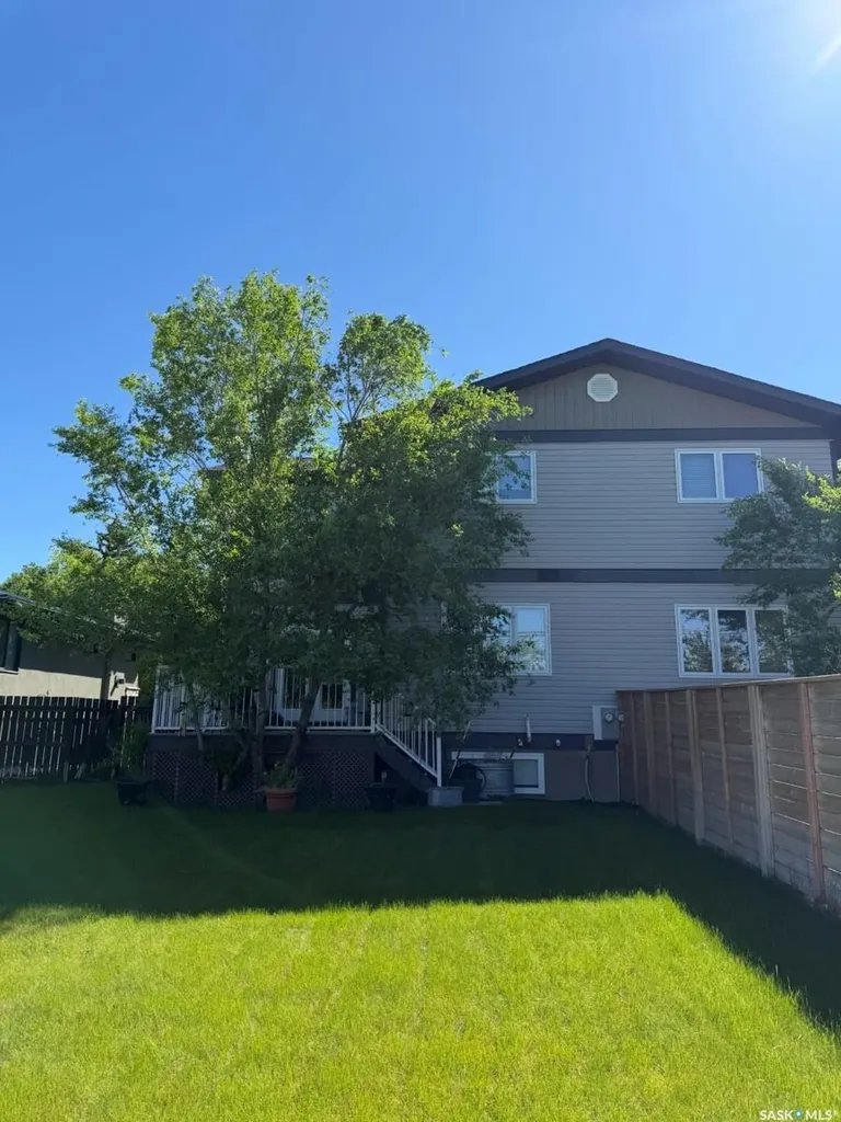725 Centre Street Shaunavon SK S0N 0M0