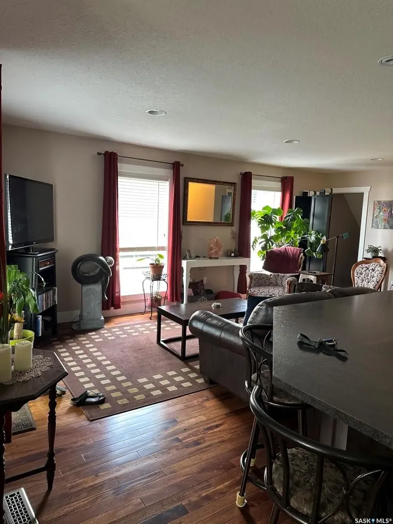 725 Centre Street Shaunavon SK S0N 0M0
