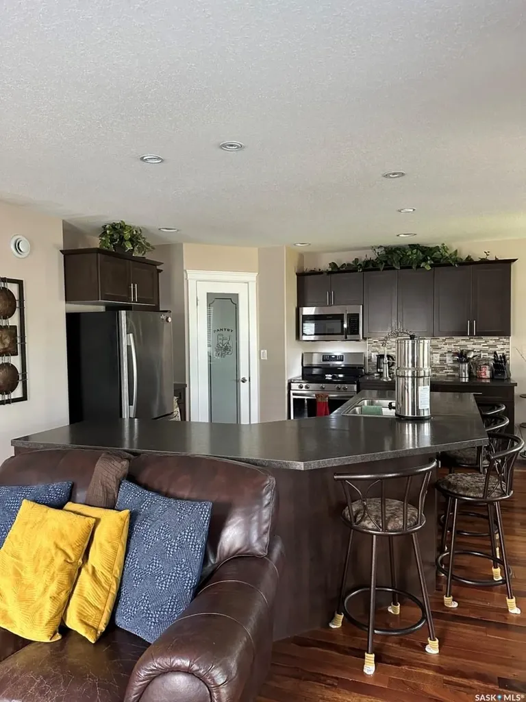 725 Centre Street Shaunavon SK S0N 0M0