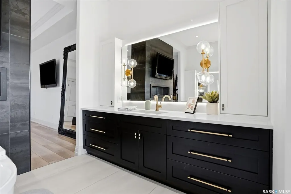 164 Oxbow Crescent Regina SK S4Y 0A6