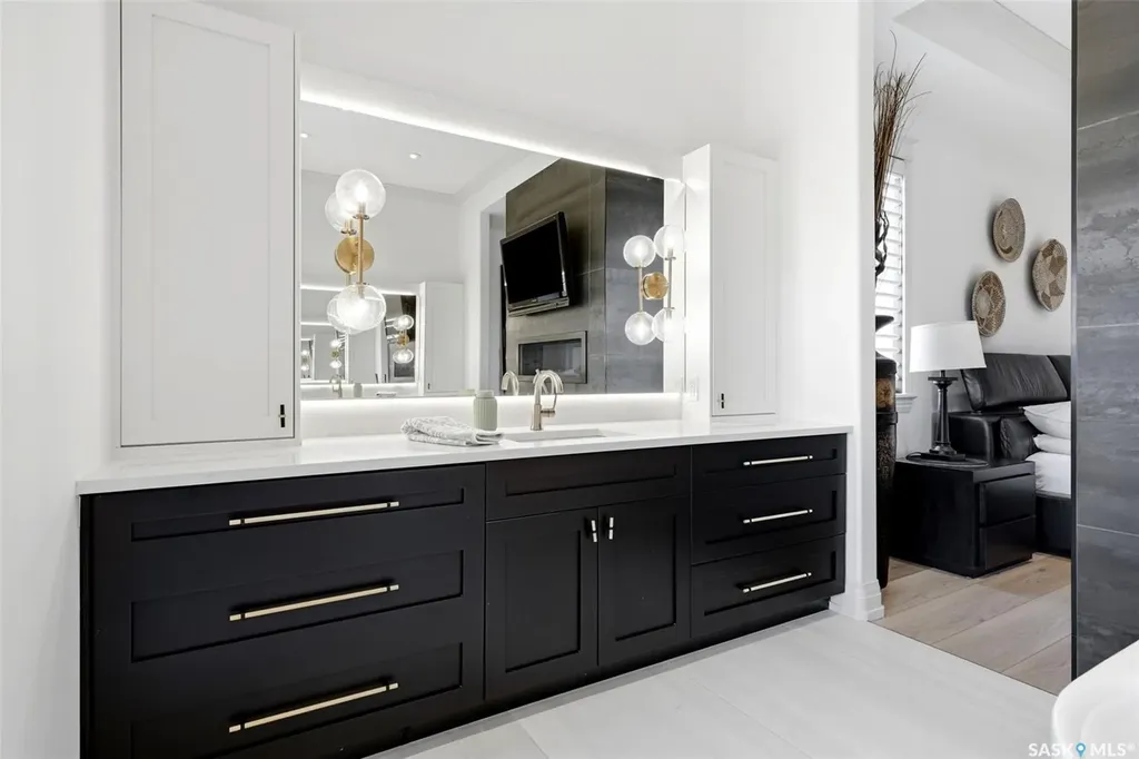 164 Oxbow Crescent Regina SK S4Y 0A6