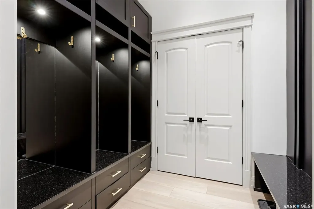 164 Oxbow Crescent Regina SK S4Y 0A6