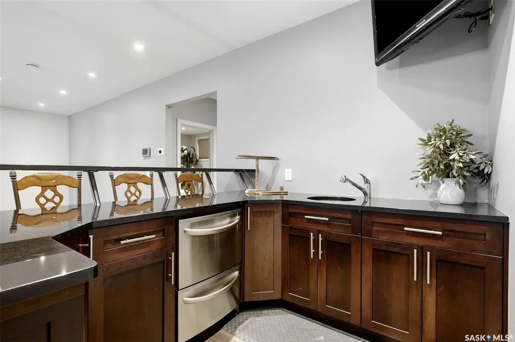 164 Oxbow Crescent Regina SK S4Y 0A6