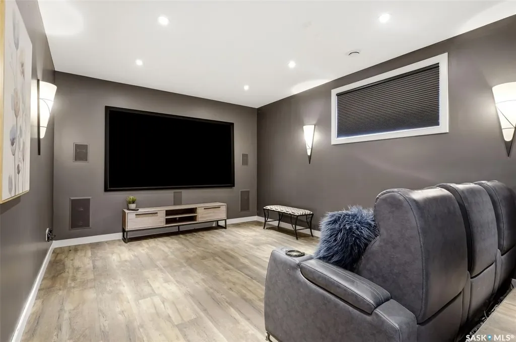 164 Oxbow Crescent Regina SK S4Y 0A6