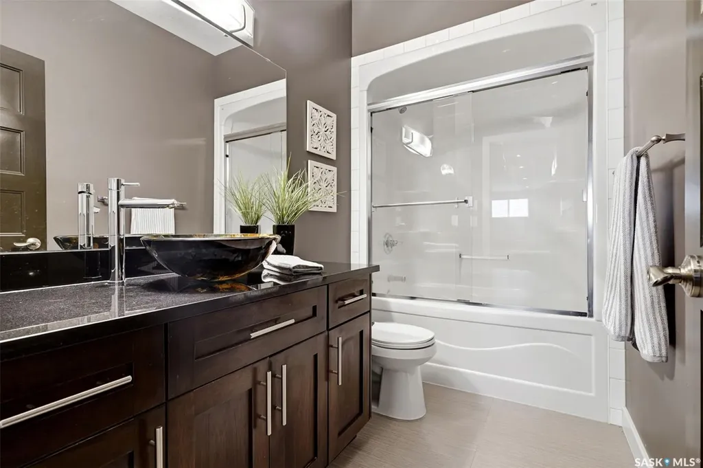164 Oxbow Crescent Regina SK S4Y 0A6