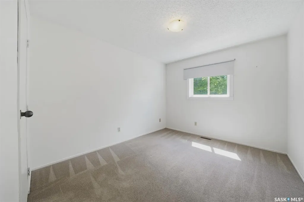 241-239 Molloy Street Saskatoon SK S7K 6J3