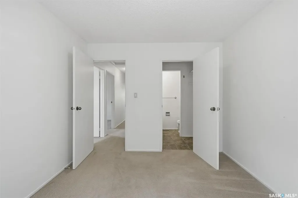 241-239 Molloy Street Saskatoon SK S7K 6J3