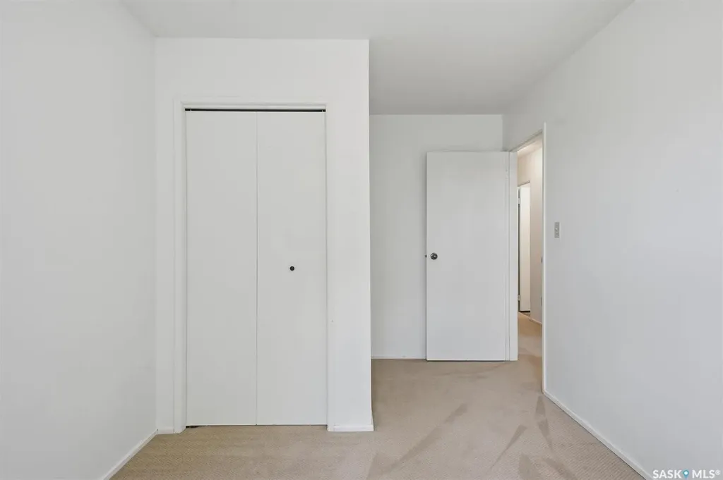 241-239 Molloy Street Saskatoon SK S7K 6J3