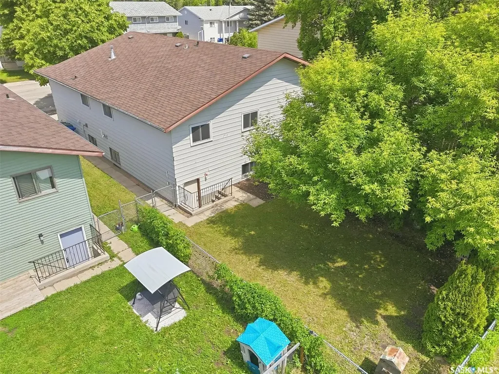 241-239 Molloy Street Saskatoon SK S7K 6J3