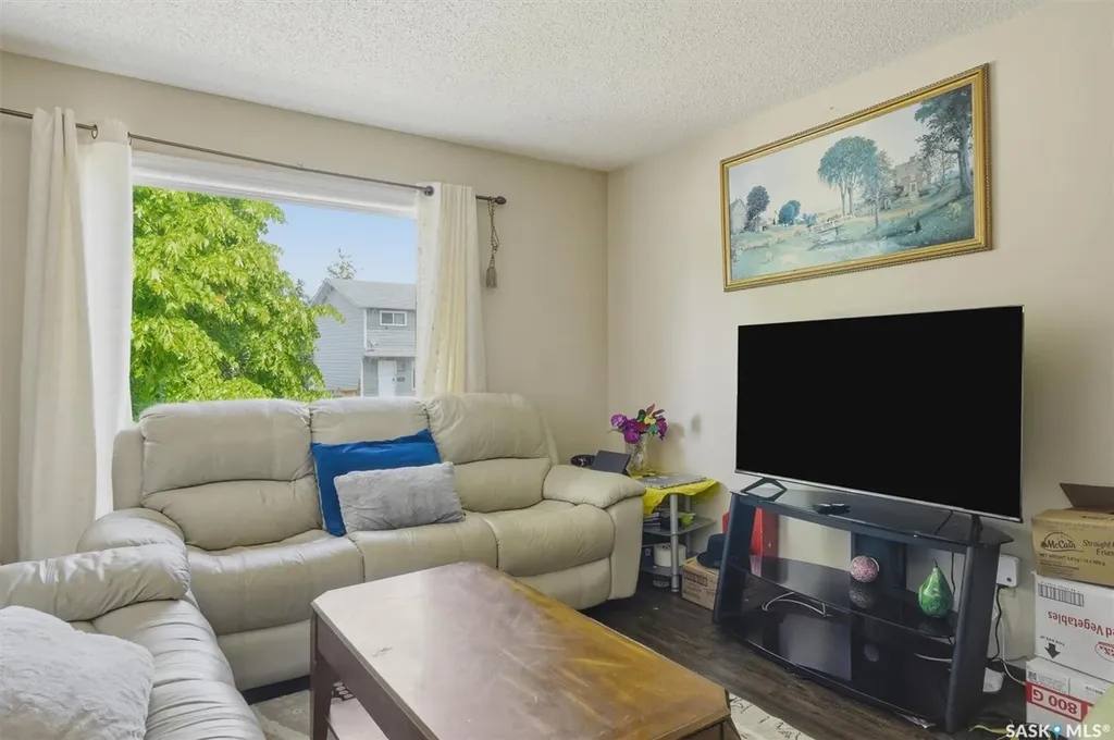 241-239 Molloy Street Saskatoon SK S7K 6J3