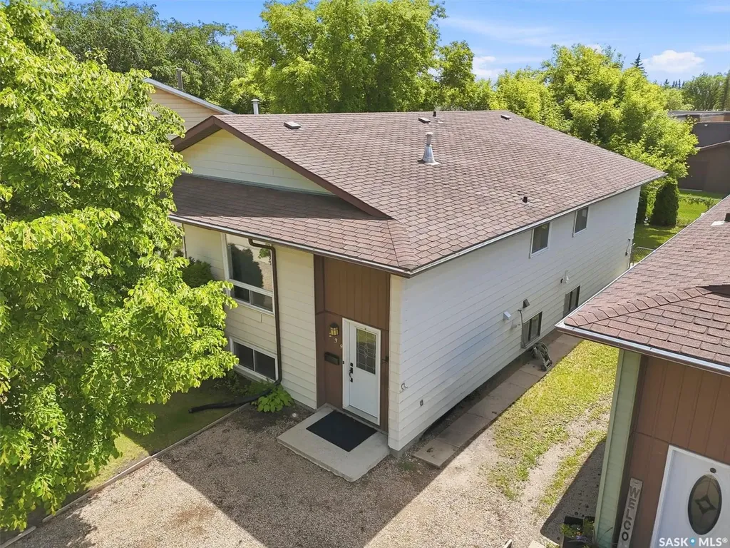 241-239 Molloy Street Saskatoon SK S7K 6J3