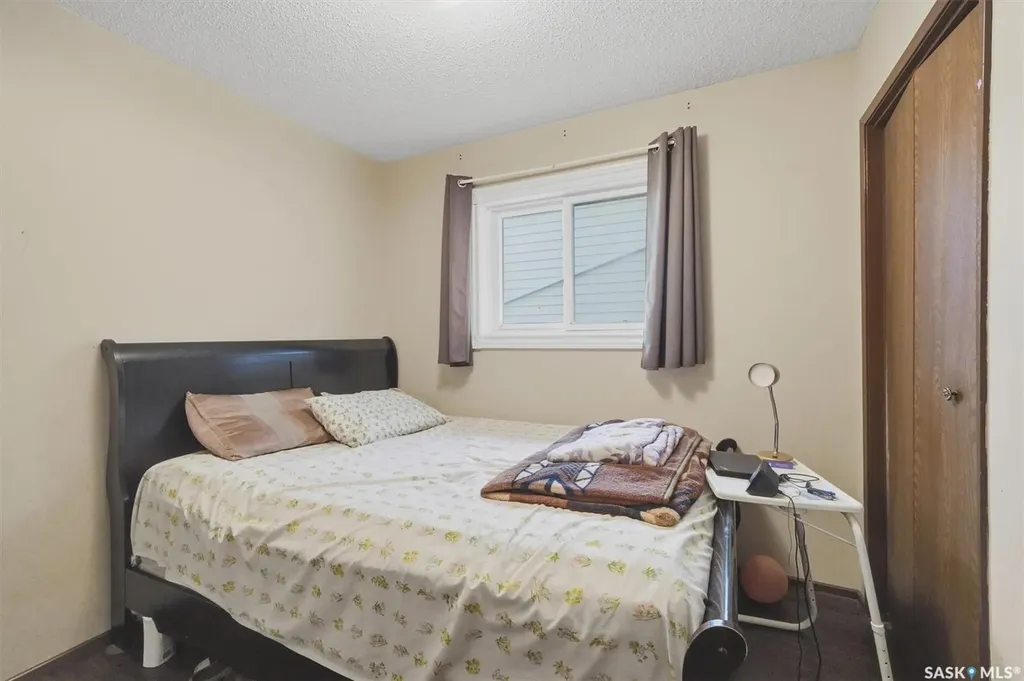 241-239 Molloy Street Saskatoon SK S7K 6J3