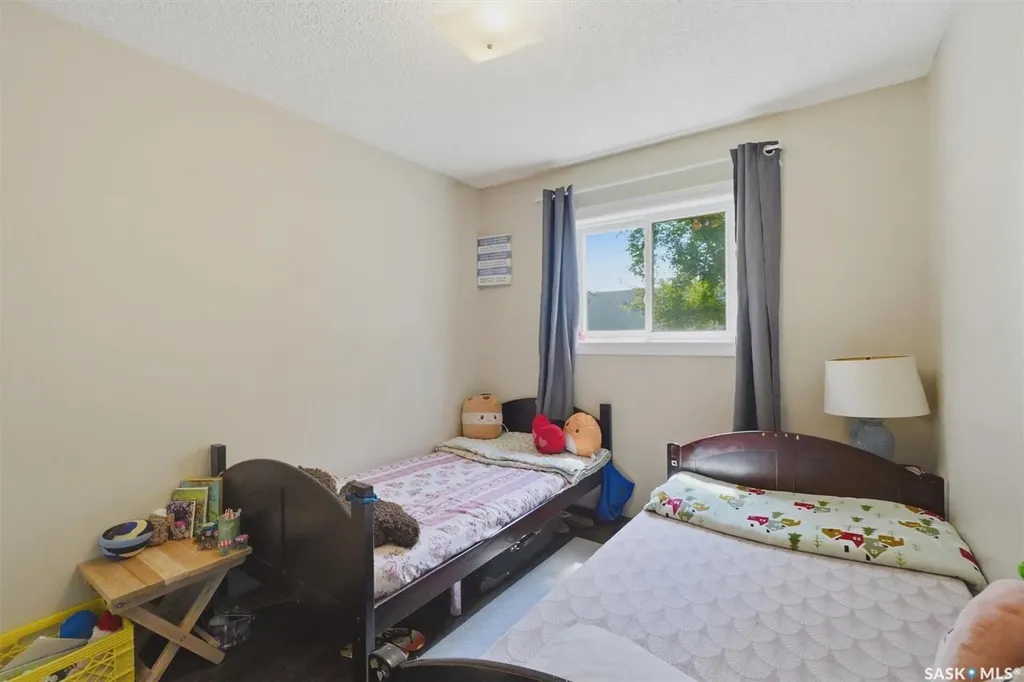 241-239 Molloy Street Saskatoon SK S7K 6J3