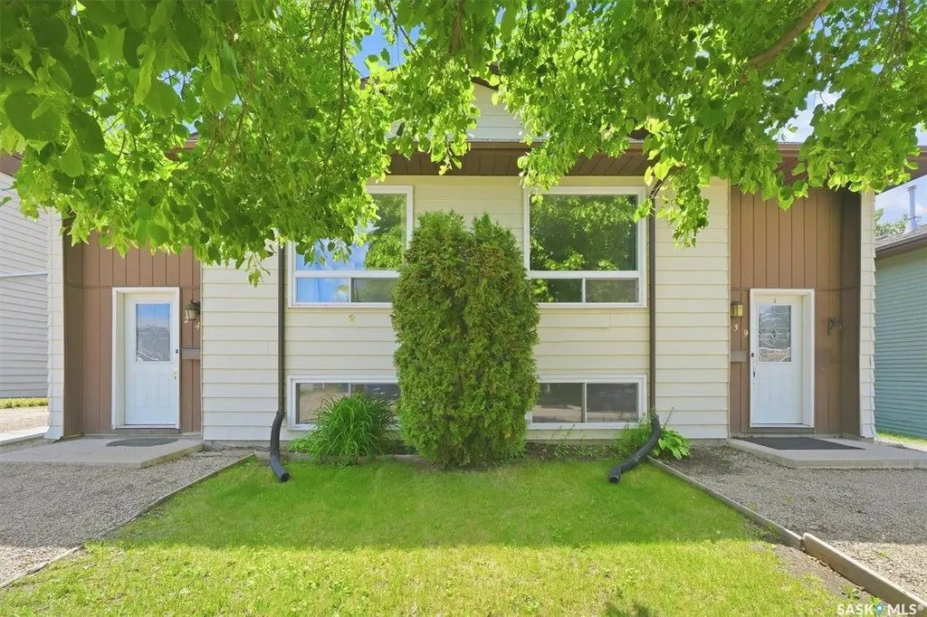 241-239 Molloy Street Saskatoon SK S7K 6J3