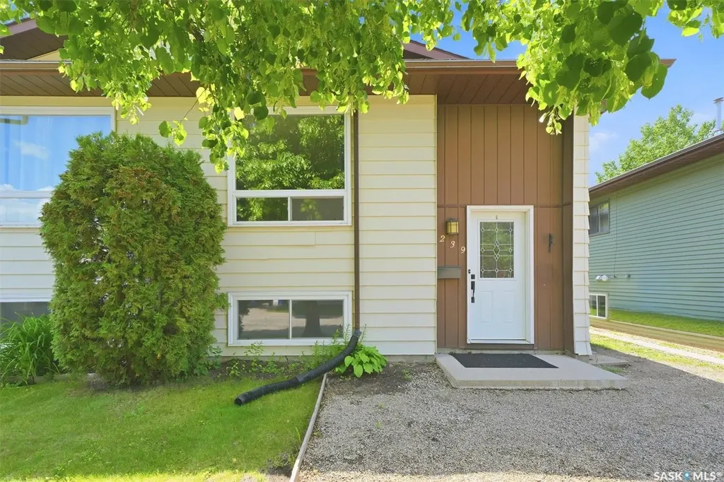 241-239 Molloy Street Saskatoon SK S7K 6J3