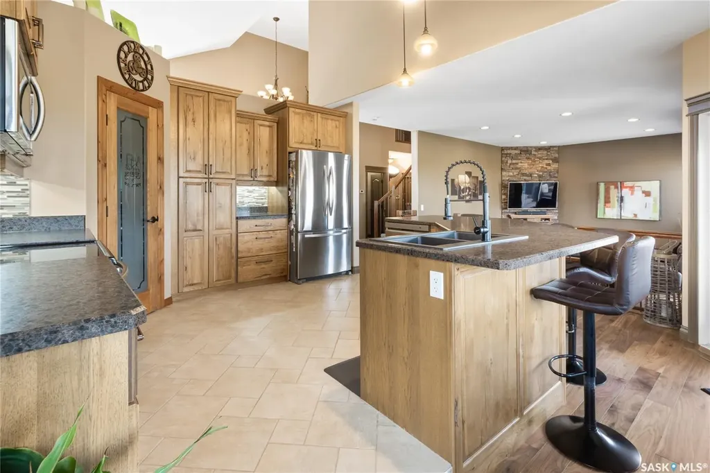 1242 Willowgrove Court Saskatoon SK S7W 0A8