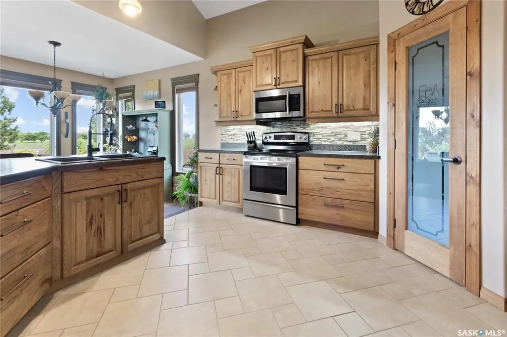 1242 Willowgrove Court Saskatoon SK S7W 0A8