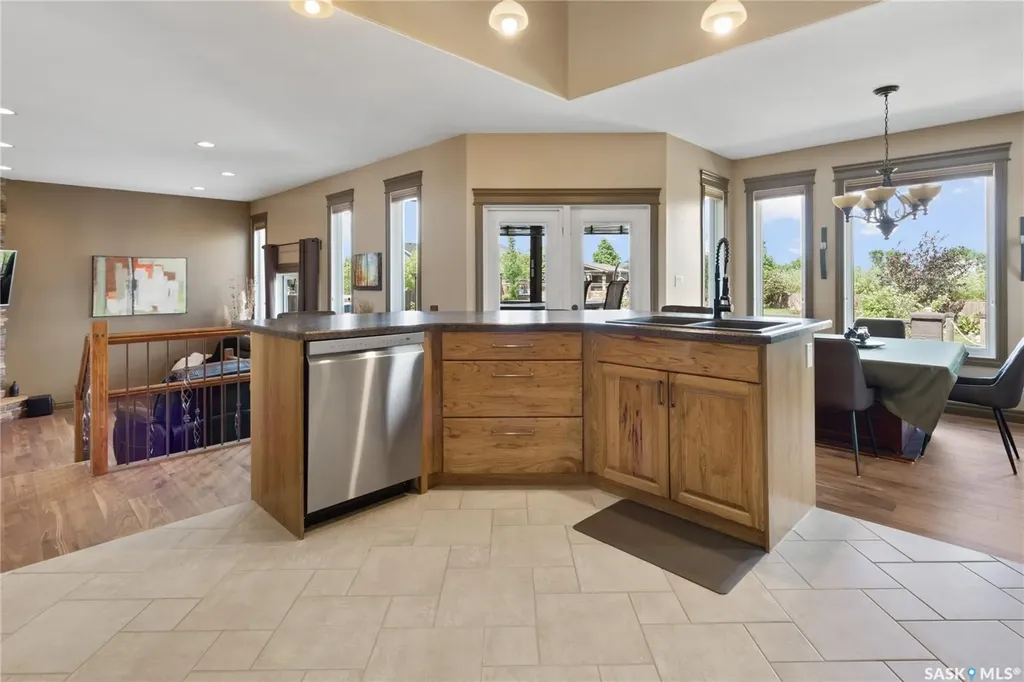 1242 Willowgrove Court Saskatoon SK S7W 0A8