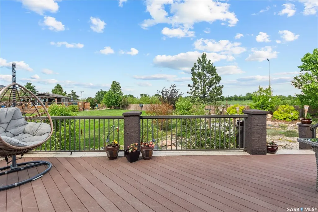 1242 Willowgrove Court Saskatoon SK S7W 0A8