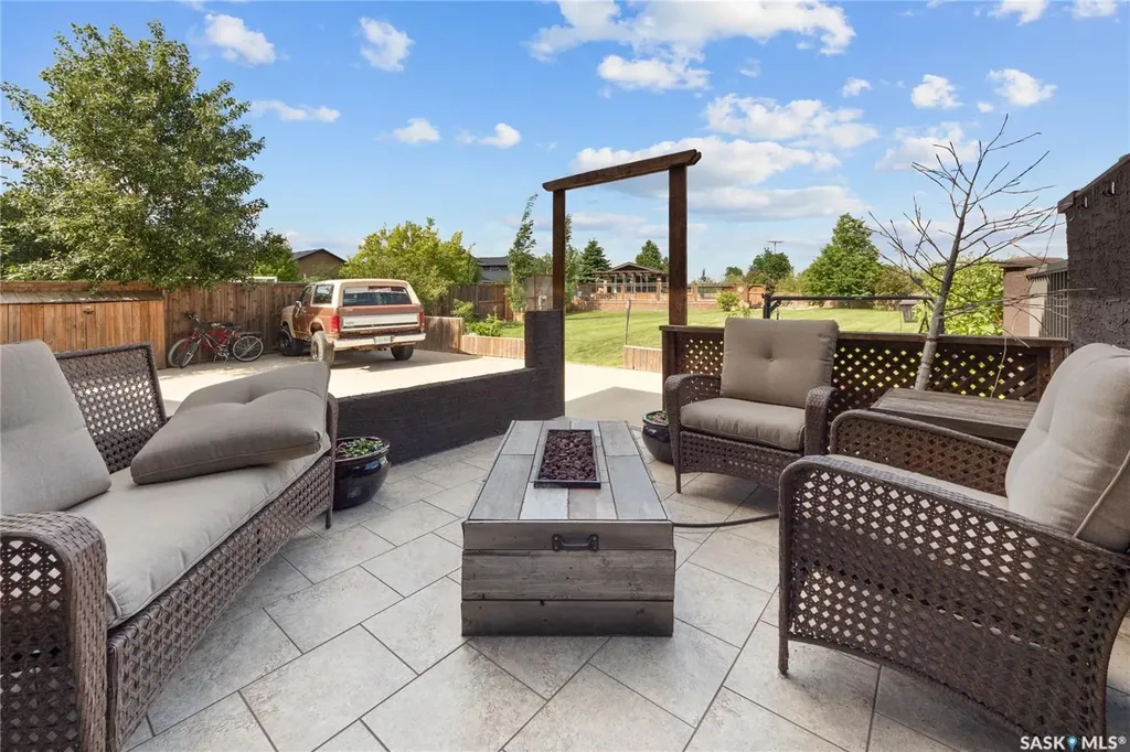 1242 Willowgrove Court Saskatoon SK S7W 0A8