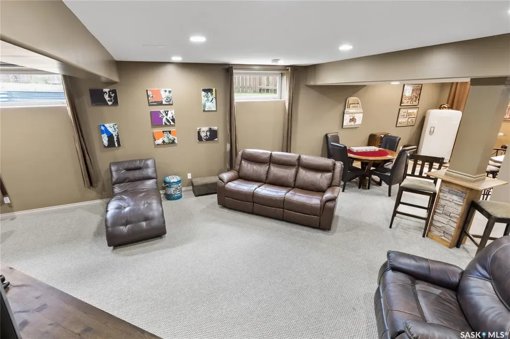 1242 Willowgrove Court Saskatoon SK S7W 0A8