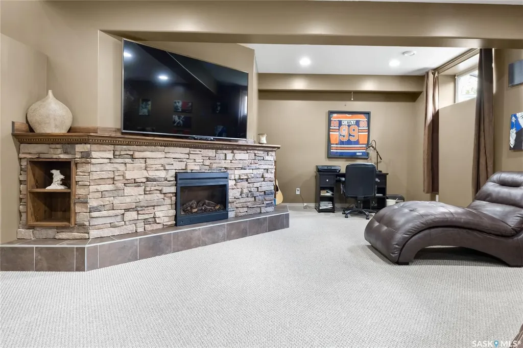 1242 Willowgrove Court Saskatoon SK S7W 0A8