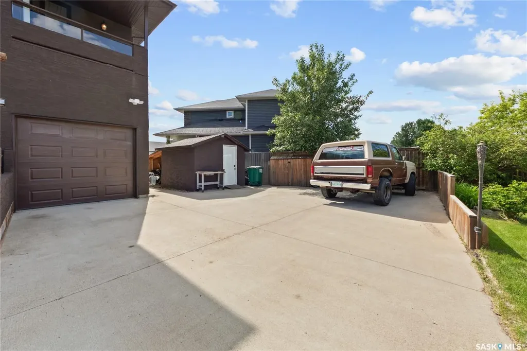 1242 Willowgrove Court Saskatoon SK S7W 0A8