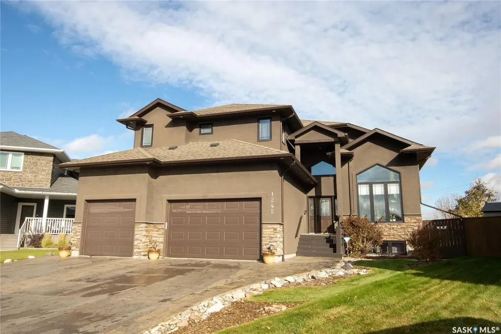 1242 Willowgrove Court Saskatoon SK S7W 0A8