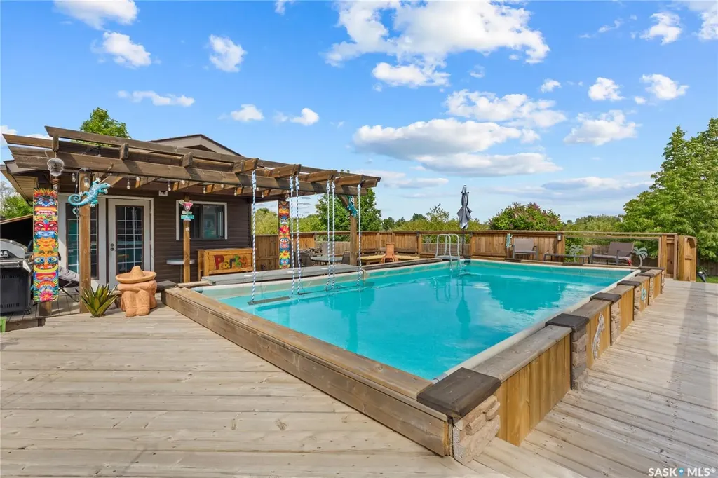 1242 Willowgrove Court Saskatoon SK S7W 0A8