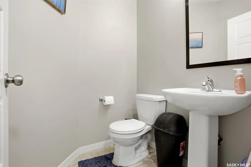 5238 Aerodrome Road Regina SK S4W 0H7