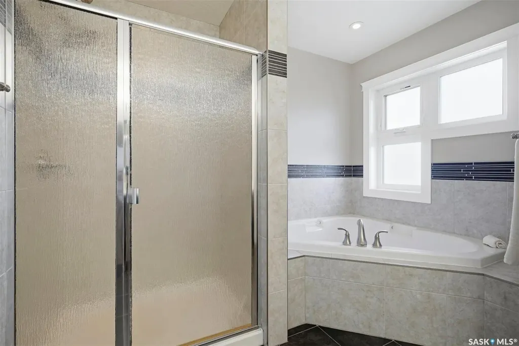 522 Atton Lane Saskatoon SK S7W 0K6
