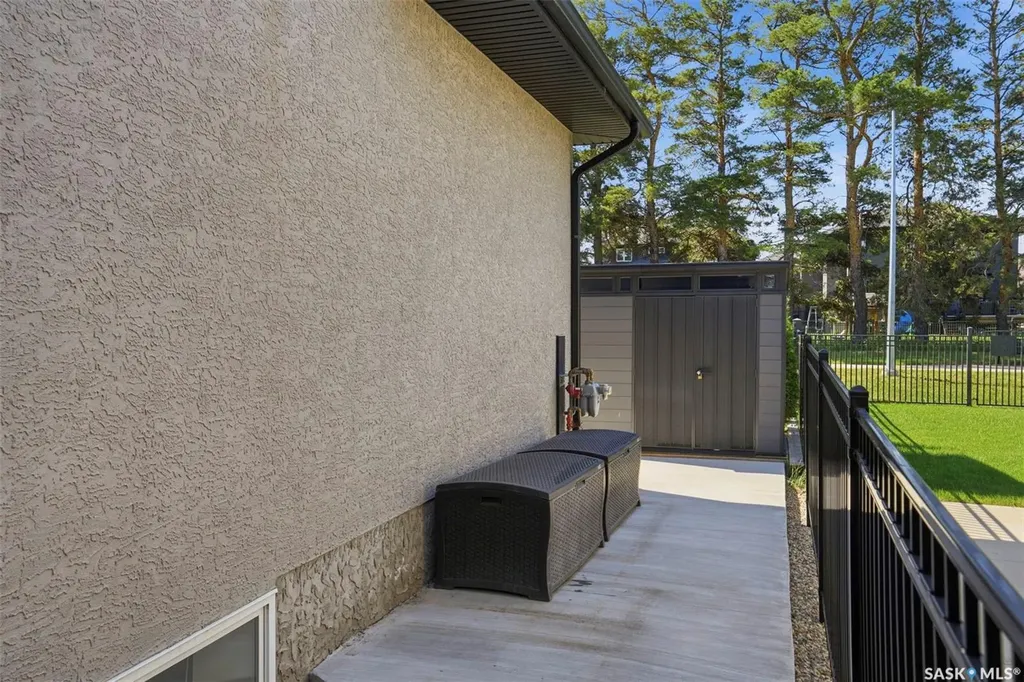 522 Atton Lane Saskatoon SK S7W 0K6