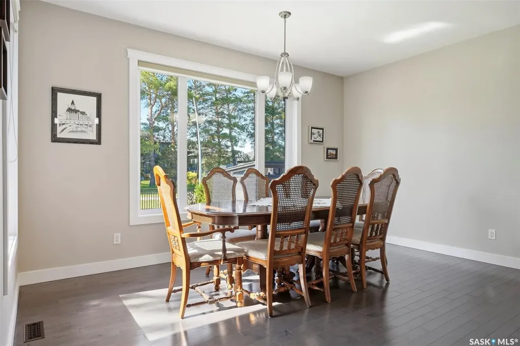 522 Atton Lane Saskatoon SK S7W 0K6