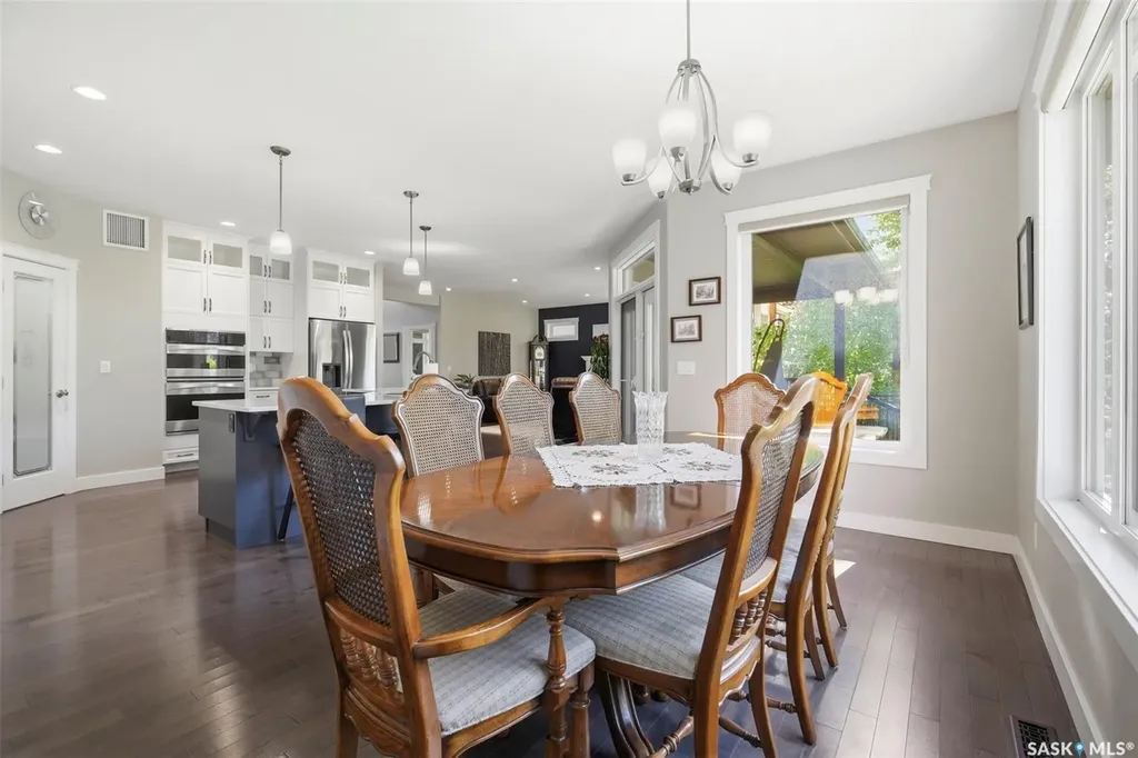 522 Atton Lane Saskatoon SK S7W 0K6