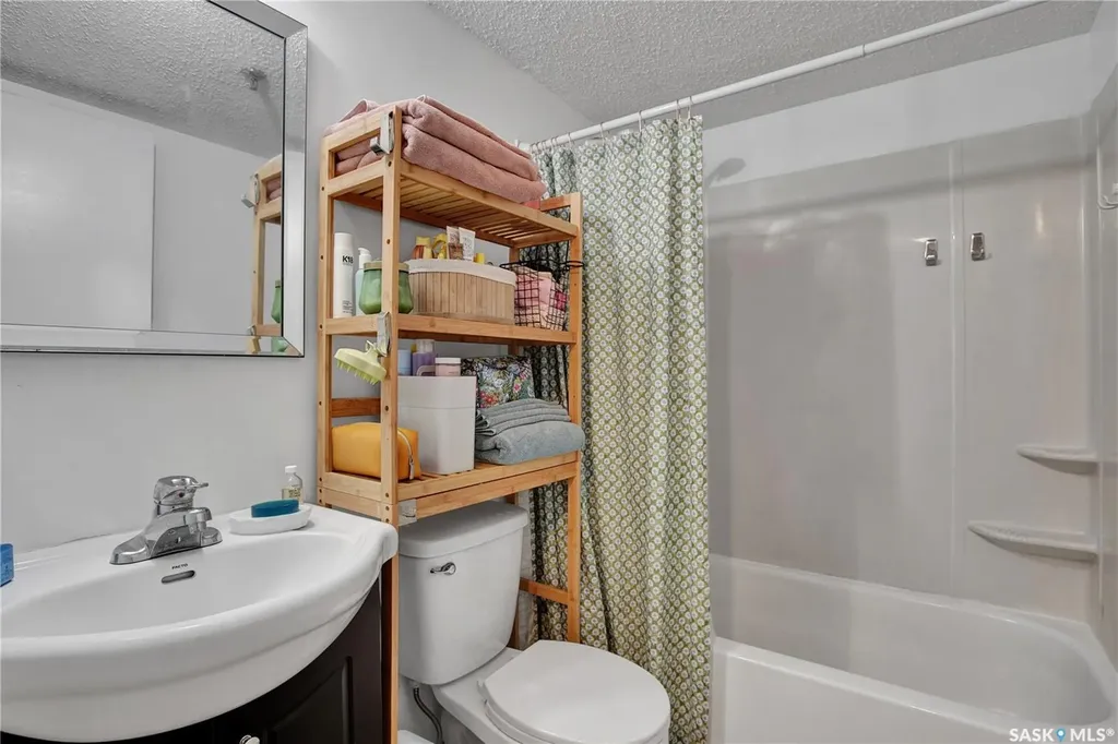 405 5th Avenue N Saskatoon SK S7K 6Z3