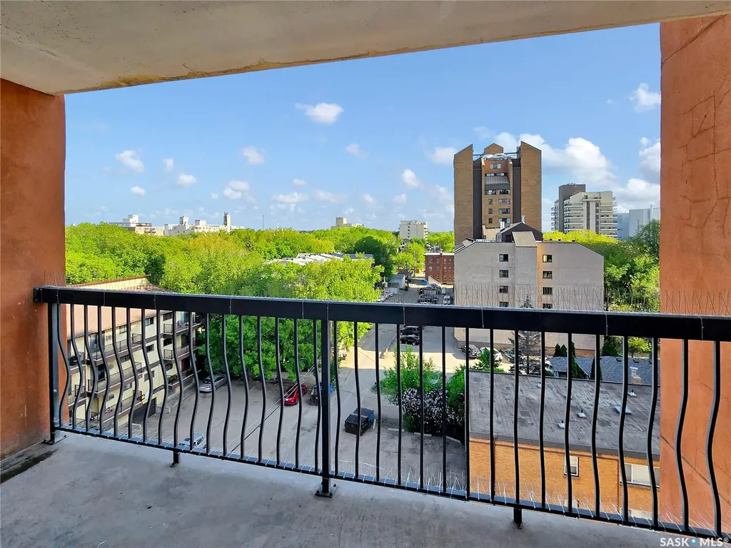 405 5th Avenue N Saskatoon SK S7K 6Z3