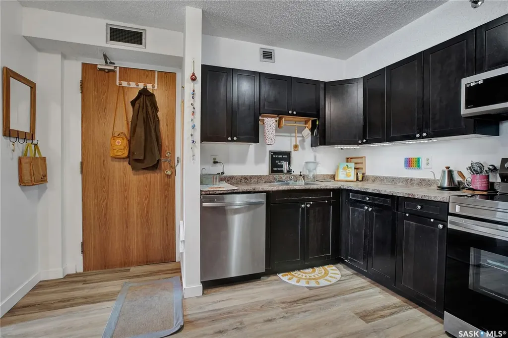 405 5th Avenue N Saskatoon SK S7K 6Z3