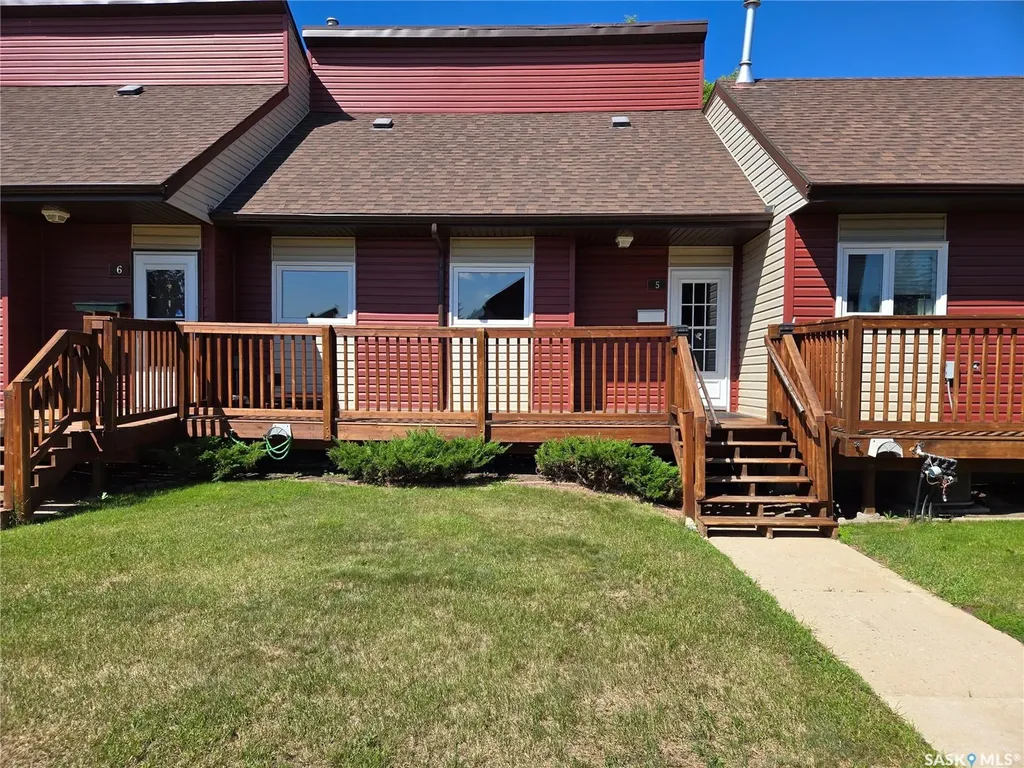 331 Pendygrasse Road Saskatoon SK S7M 4R3