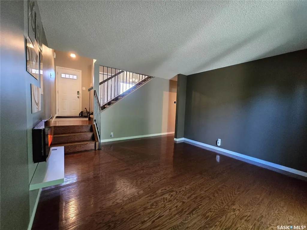331 Pendygrasse Road Saskatoon SK S7M 4R3