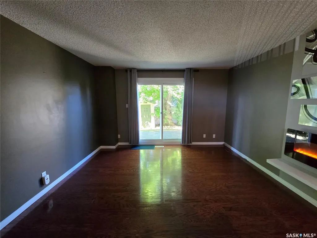 331 Pendygrasse Road Saskatoon SK S7M 4R3