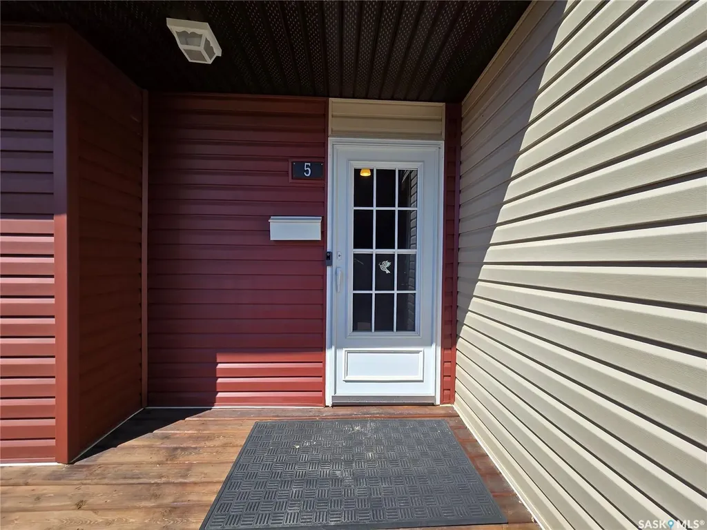331 Pendygrasse Road Saskatoon SK S7M 4R3