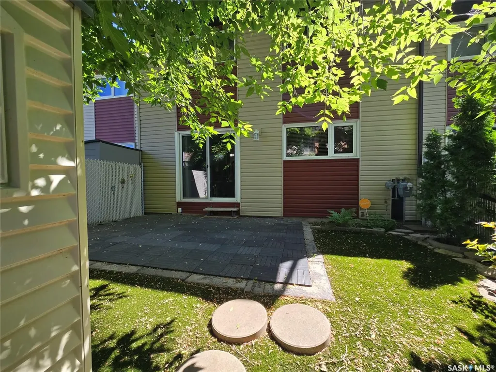 331 Pendygrasse Road Saskatoon SK S7M 4R3