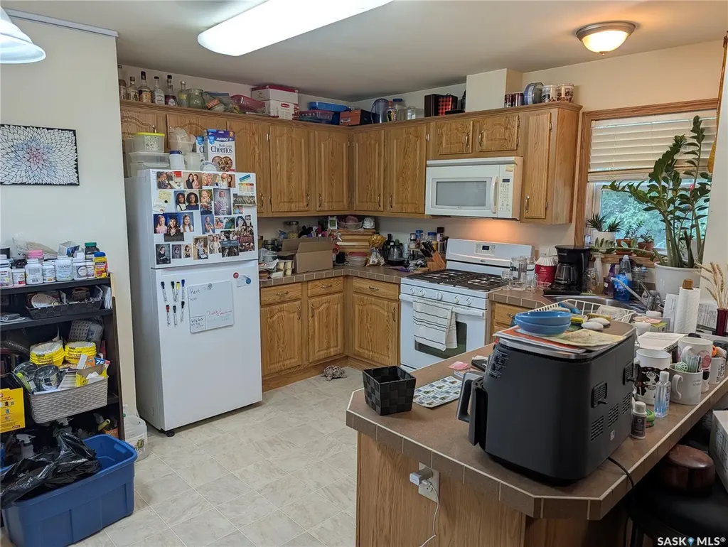 1295 9th Avenue NE Moose Jaw SK S6J 1C5