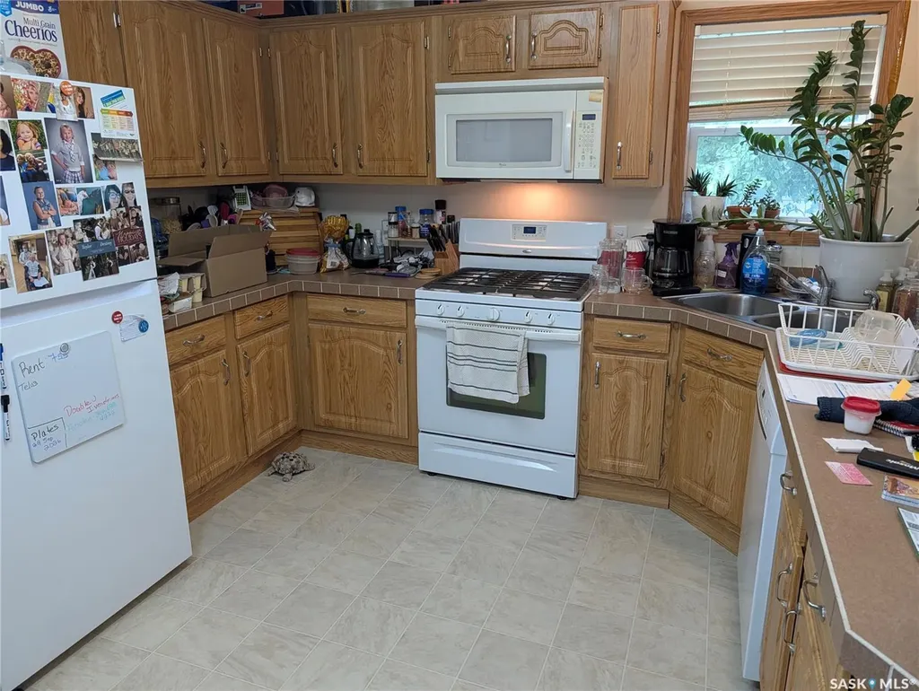 1295 9th Avenue NE Moose Jaw SK S6J 1C5